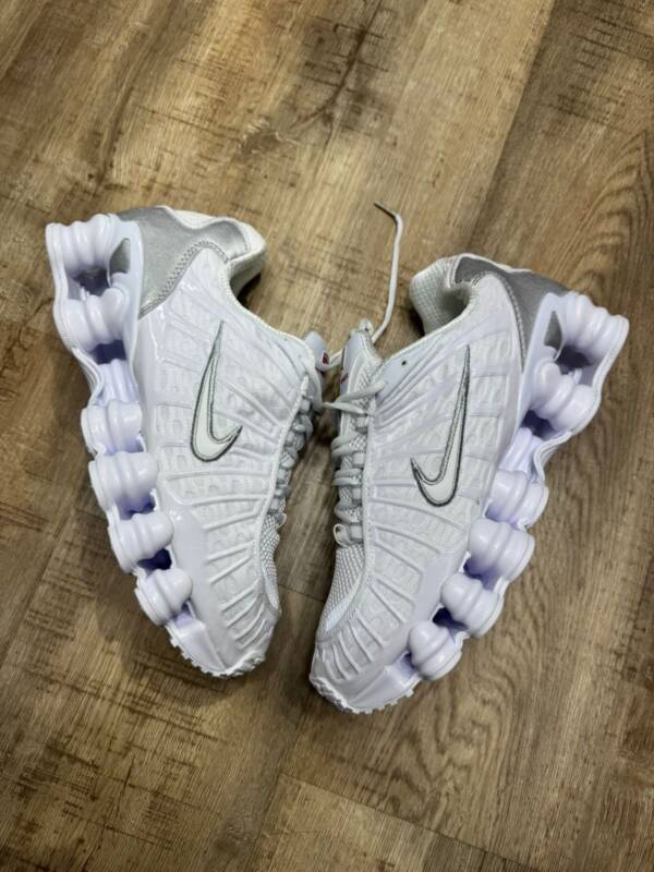Nike Shox en color blanco