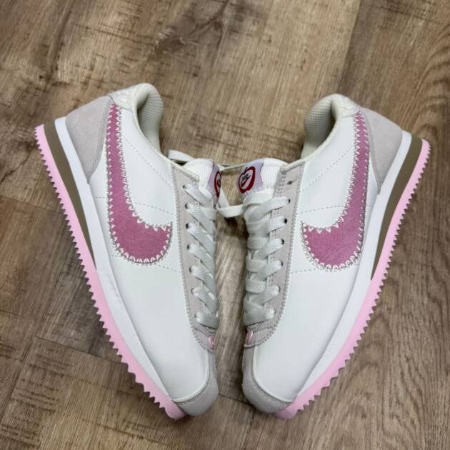 Nike Cortez con diseño clásico