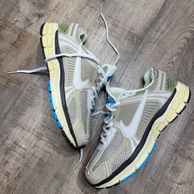 Nike, modelo Vomero 5