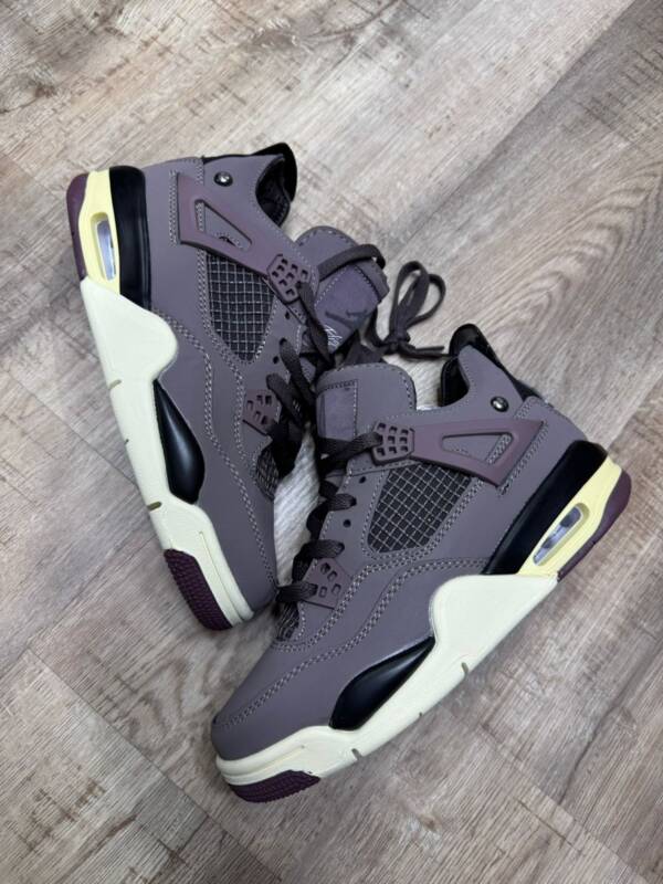 Air Jordan 4 Retro "Taupe Haze"