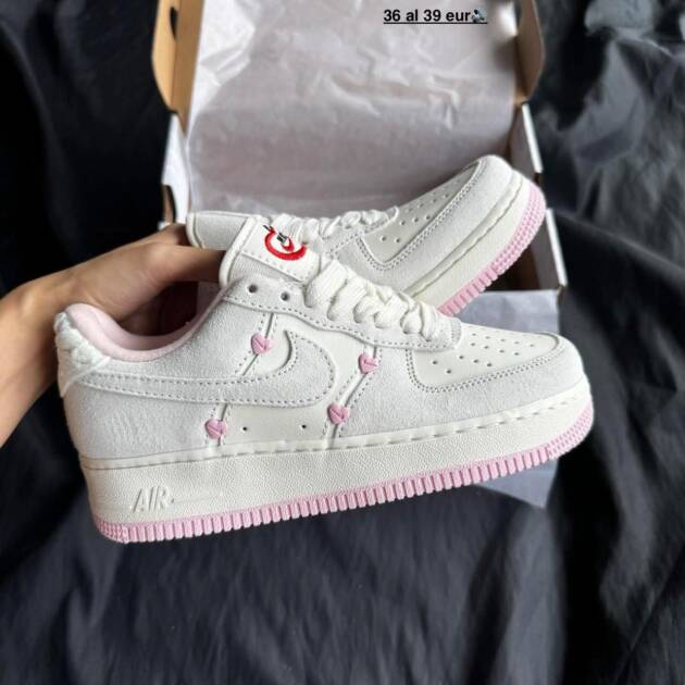 NIK E AIR FORCE 1 (San Valentín) 💕